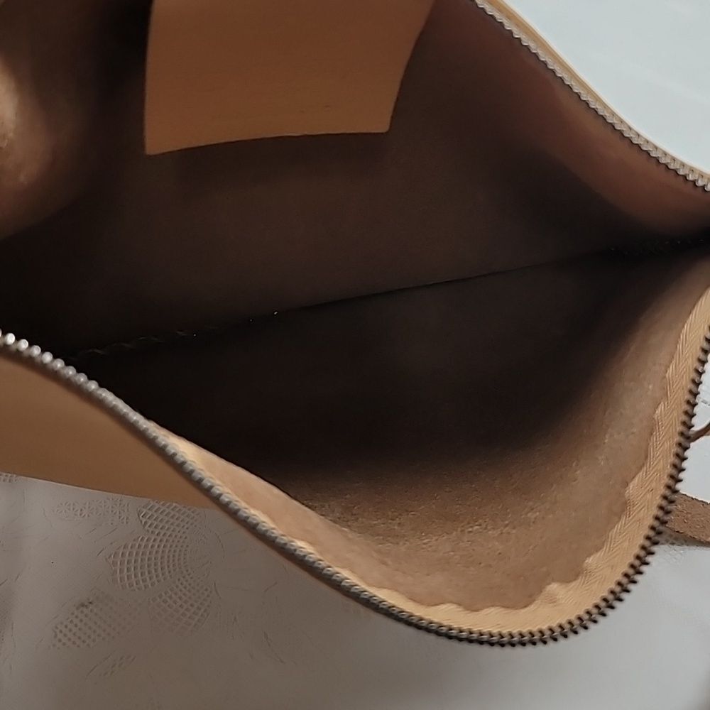 Calista Maxi Pochette In Tan - Picture 7 of 10